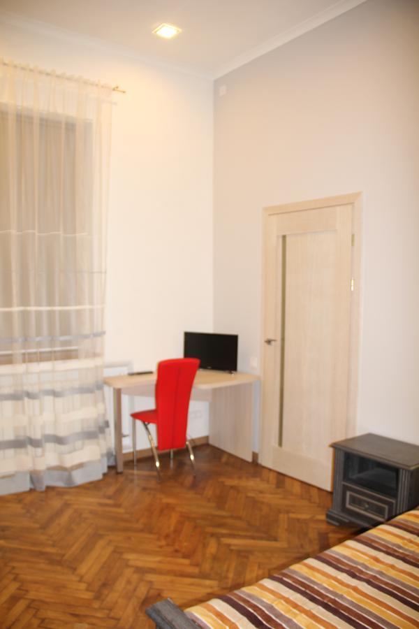 Apartment On Khorvatska Street Lviv Eksteriør billede