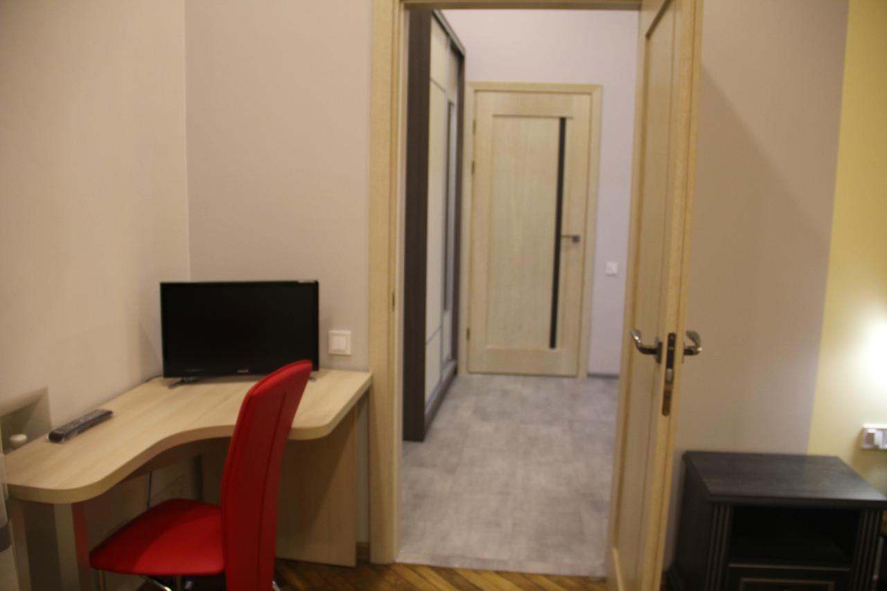 Apartment On Khorvatska Street Lviv Eksteriør billede