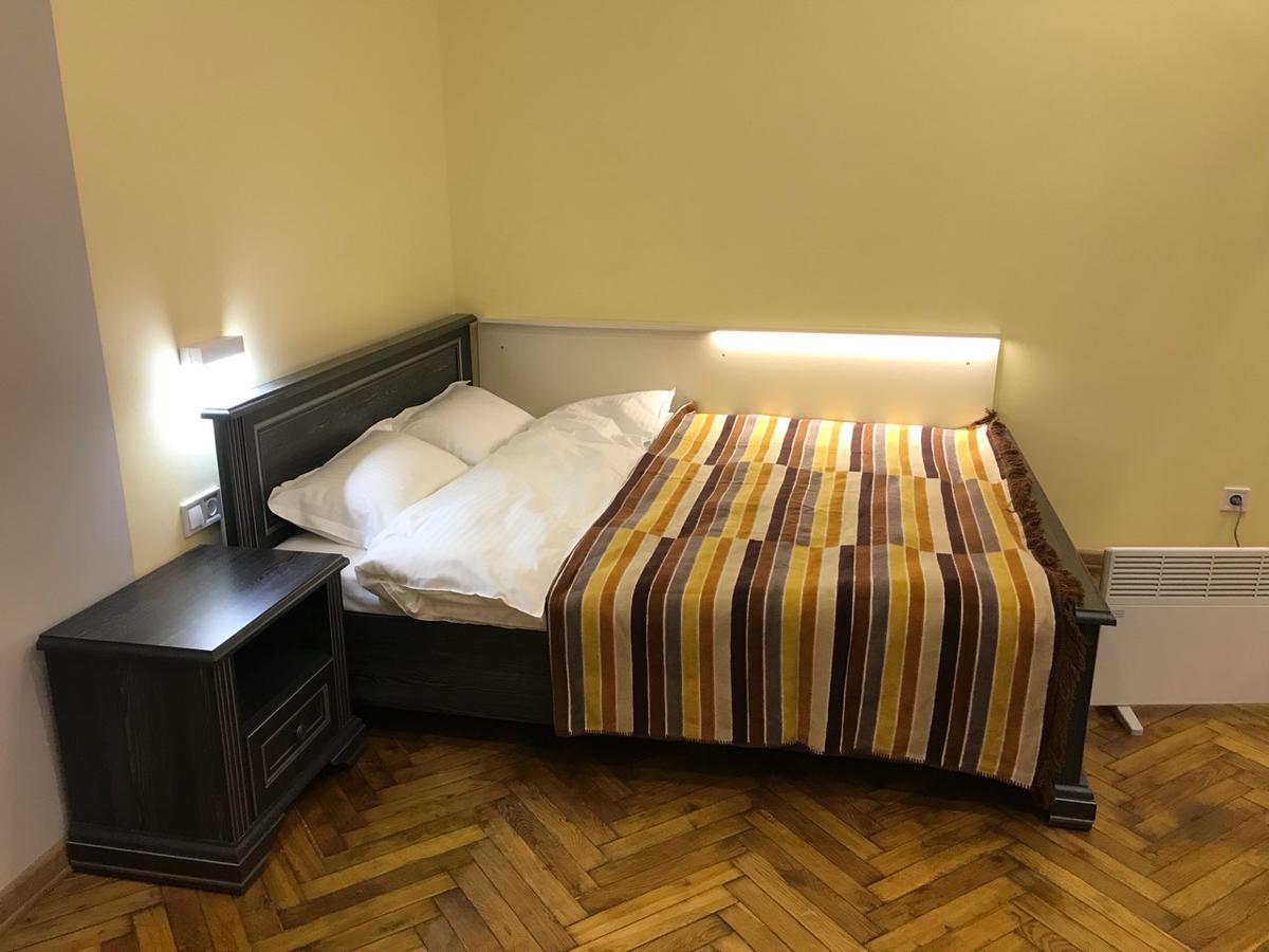 Apartment On Khorvatska Street Lviv Eksteriør billede