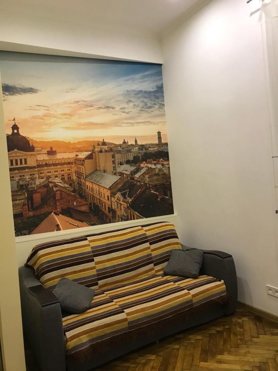 Apartment On Khorvatska Street Lviv Eksteriør billede
